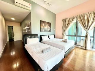 By The Pool at Imago Loft Residences - Kota Kinabalu - 3