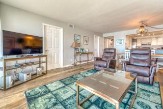 Beach House Condominiums C303 - Beachfront with Pool, WiFi, & Beach Service - 4