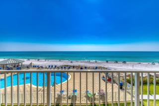 Beach House Condominiums C303 - Beachfront with Pool, WiFi, & Beach Service - Destin - 9