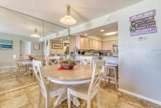Beach House Condominiums B504 - Beachfront with Pool, WiFi, & Beach Service - Destin - 2