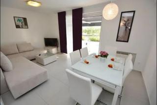 Ferienwohnung Mit Grill Und Gemeinschaftspool - Turanj - 9