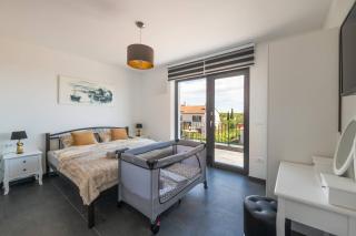 4 Sz Mit Bad En Suite Pool Und Sommerküche - Medulin - 1