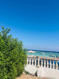 Stunning 2-Bedroom Beachfront Chalet with Private Beach Access in Dahab - Dahab - 7