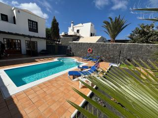Villa Adel 56, private heated pool, parking - Playa Blanca - 9