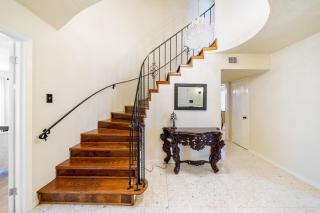 Spacious 4BR with Private Pool, Near Six Flags - 2