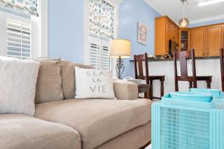The Salty Gal - Carolina Beach-Kure Beach - Carolina Beach - 5