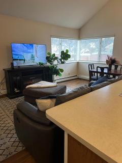 Cozy 3-Bed Retreat in Fairbanks - Fairbanks - 0