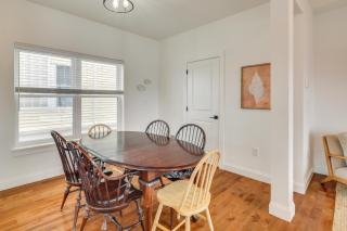 The Kraken Wildwood Townhome half Mi to Beach! - Wildwood - 3