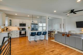 The Kraken Wildwood Townhome half Mi to Beach! - Wildwood - 2