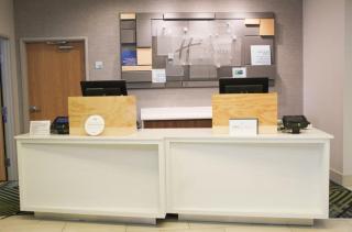 Holiday Inn Express and Suites Martinsville Bloomington Area - 3