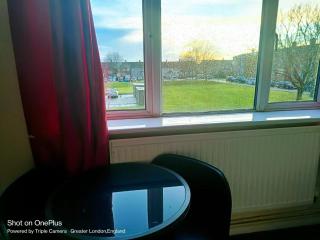 London's B& B - Hornchurch - 8