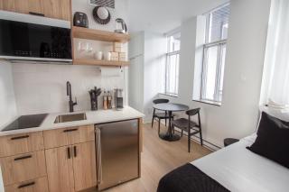 Studio #9 - Self Check-In - Plateau - St-Denis - Montreal - 8