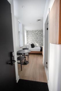 Studio #9 - Self Check-In - Plateau - St-Denis - Montreal - 3