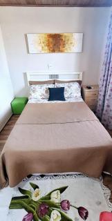 KITNET S4 em TORRES-RS - Confortável com cama casal box, cama de solteiro bicama, televisão, geladeira, micro-ondas, chaleira elétrica, ar-condicionado split - Anfitriã Superhost no BnB - Torres - 7