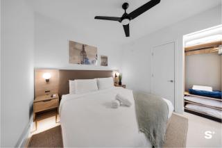 Elegant Downtown Living 1BR with City Views - Miami - 4