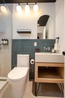 Studio #8 - Self Check-In - Plateau - St-Denis - 1