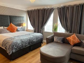 TF Royal Hotel & Theatre - Castlebar - 0