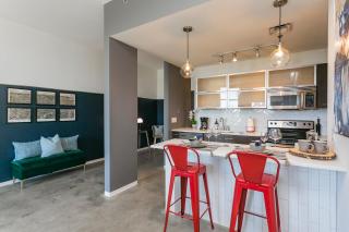 5M306- Mid Century Modern Condo - Nashville - 7