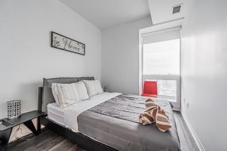 2BR Condo close to Eaton Center - 8
