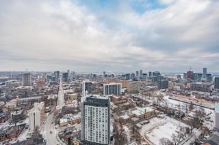 2BR Condo close to Eaton Center - 1