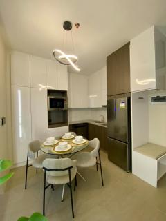 New Modern Pool Front Condo Near IT Park - 2