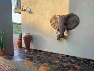 Elephant Villa - Nelspruit - 3