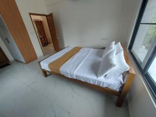 Sallyies Homestay Gust House - Kottayam - 3