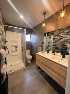 Hidden Gem In The Heart of Bustling Kingsland! - Auckland - 7