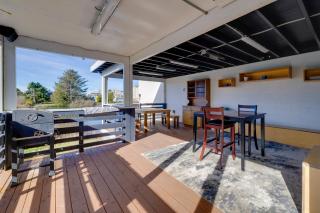 Fire Pit and River View Vintage Stay in Seaside! - Seaside - 8