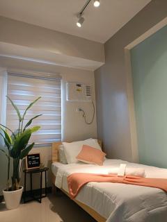SMDC Bloom Cozy 2BR Condo WIFI & Netflix near NAIA - Manila - 3