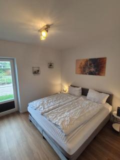 Neues Ferienhaus mit riesem Garten und Sauna und Pool - 1