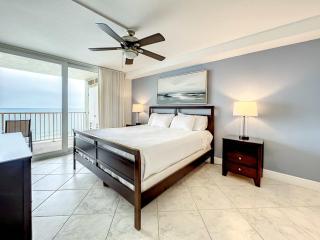 Oceanfront Condo Sleeps 6 Walk To Beach Pool - Clearwater Beach - 7