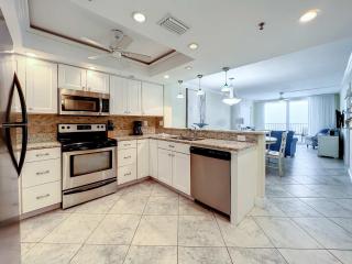 Oceanfront Condo Sleeps 6 Walk To Beach Pool - Clearwater Beach - 3