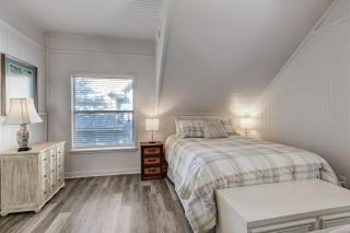 Adorable Dog Friendly Garage Apartment in the Historic District of Old Town - Fernandina Beach - 1