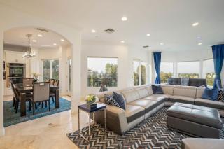 Luxury Modern w/ Great LA Views - Woodland Hills - 8