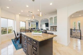 Luxury Modern w/ Great LA Views - Woodland Hills - 1