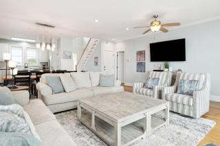 Oceanfront w Pool Panoramic Deck Views 5BDR Folly Ocean Breeze by AvantStay - Folly Beach - 4