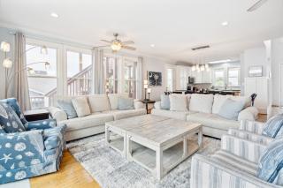 Oceanfront w Pool Panoramic Deck Views 5BDR Folly Ocean Breeze by AvantStay - Folly Beach - 3