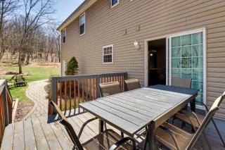 Deck, Game Room and Fire Pit Poconos Retreat - Albrightsville - 9