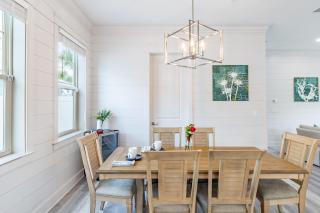 Modern 5BDR w Private Pool 2 min Walk to the Beach Montoute by AvantStay - Panama City Beach - 1