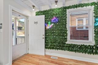 GATHERING HOUSE IN HISTORIC OAKWOOD - Raleigh - 6