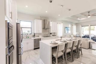 Exquisite Vanderbilt Beach luxury getaway - Naples - 9