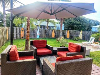 Beach Paradise, steps to beach, huge private yard, great location - Saint Augustine Beach - 6