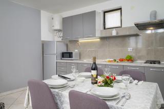 Stilvoll Eingerichtete Ferienwohnung 4 - Štinjan - 8