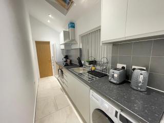 Luxe Stays - Hot Tub - Sleeps 6 - Nottingham - 5