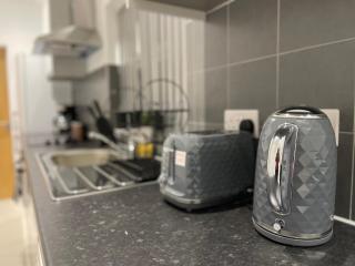Luxe Stays - Hot Tub - Sleeps 6 - Nottingham - 7