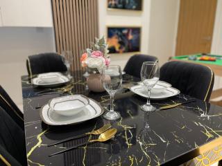 Luxe Stays - Hot Tub - Sleeps 6 - Nottingham - 8