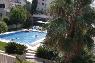 Große Ferienwohnung in Splitska mit gemeinsamem Pool, Garten und Terrasse - Splitska - 9