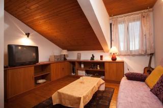 Ruhige Ferienwohnung mit Terrasse, Garten sowie herrlicher Aussicht in grüner Naturumgebung - Split - 6