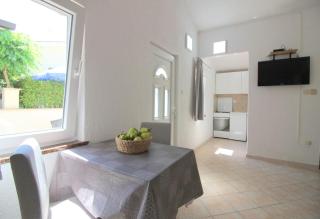 Ferienwohnung für 2 Personen in Strandnähe mit Terraße - Poreč - 2